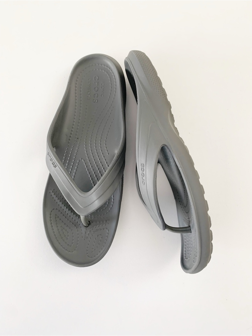 Crocs Classic II Flip Unisex Gray Sandals ~ 8